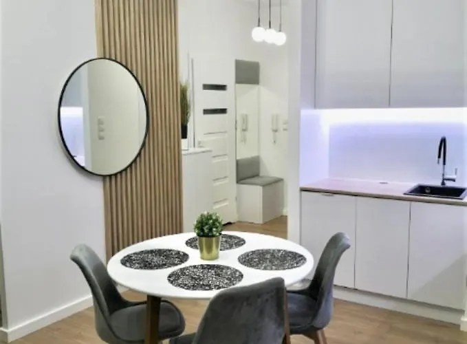 Garnizon Studio Hotel *