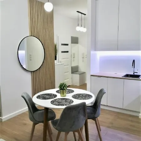 Garnizon Studio 호텔 *